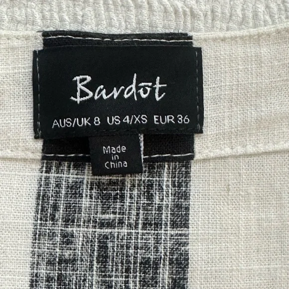 Bold Black and White Striped Tie Front Crop top with Kimono Style Sleeves Bardot - Picture 2 of 7